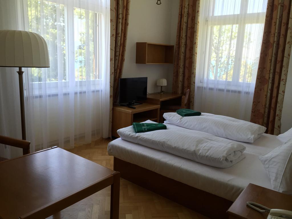 See-Hotel Post Am Attersee Weissenbach am Attersee Rom bilde